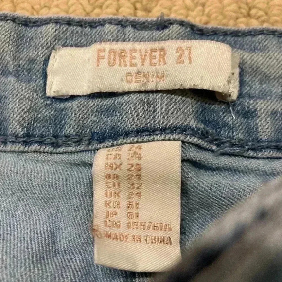 Forever 21 Women’s Blue Denim Jeans Sz. 1 - Picture 2 of 4